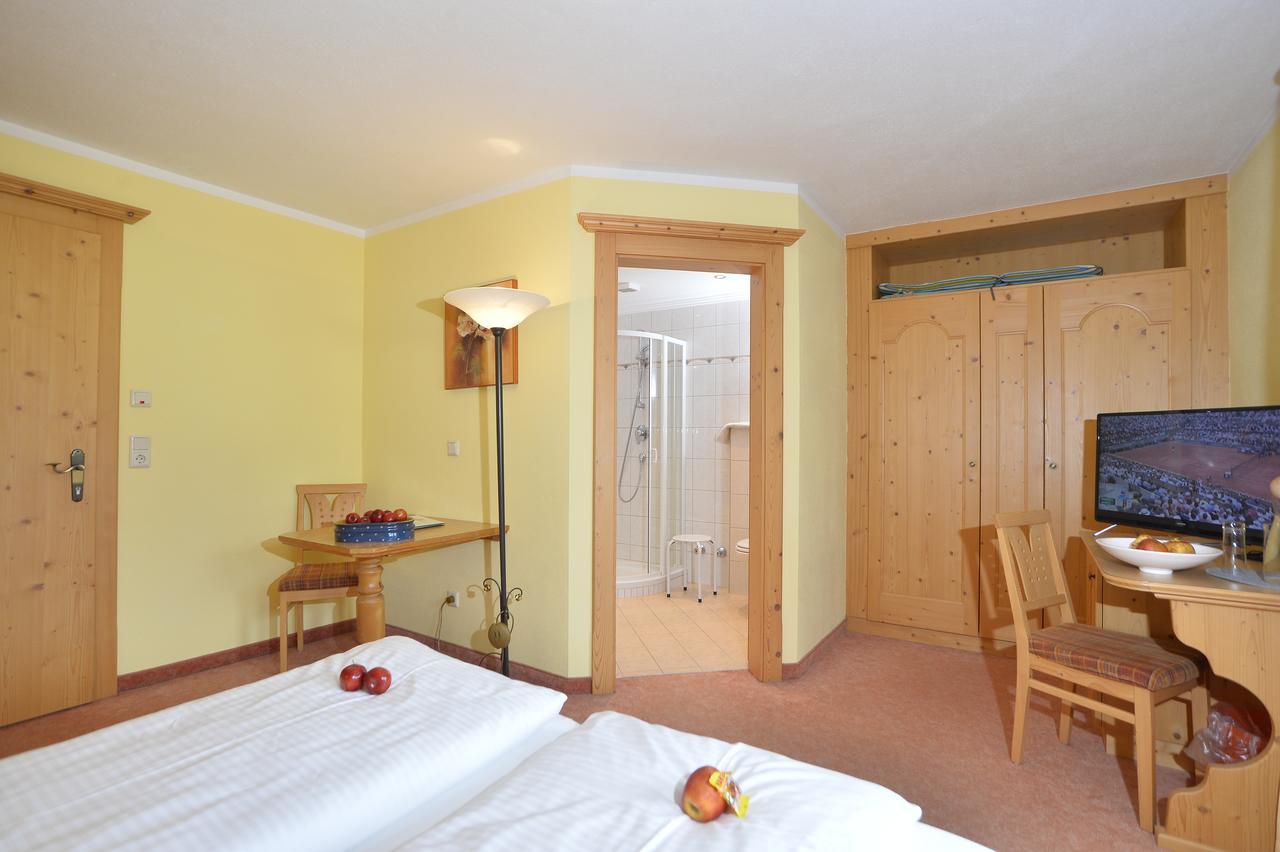 Pension Und Apartments Landhaus Marie ลอยทัช ภายนอก รูปภาพ