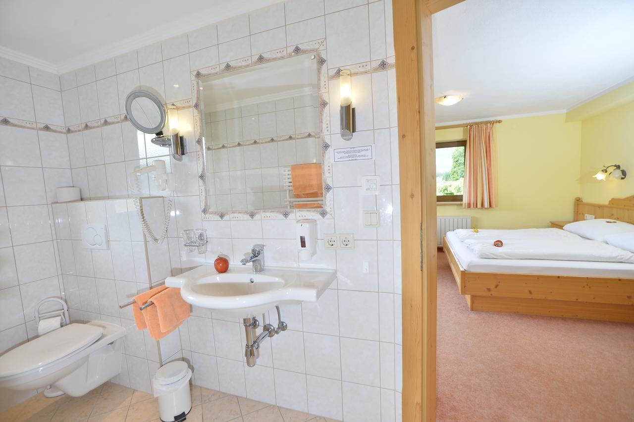 Pension Und Apartments Landhaus Marie ลอยทัช ภายนอก รูปภาพ