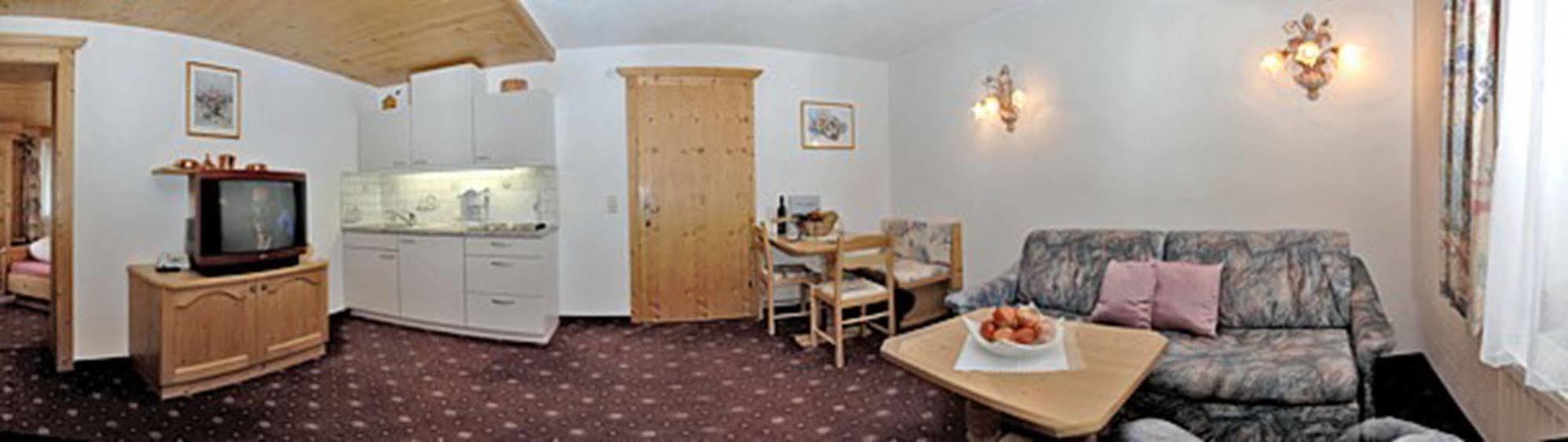 Pension Und Apartments Landhaus Marie ลอยทัช ภายนอก รูปภาพ