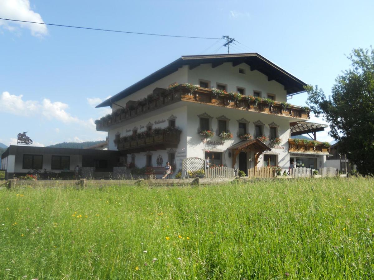 Pension Und Apartments Landhaus Marie ลอยทัช ภายนอก รูปภาพ